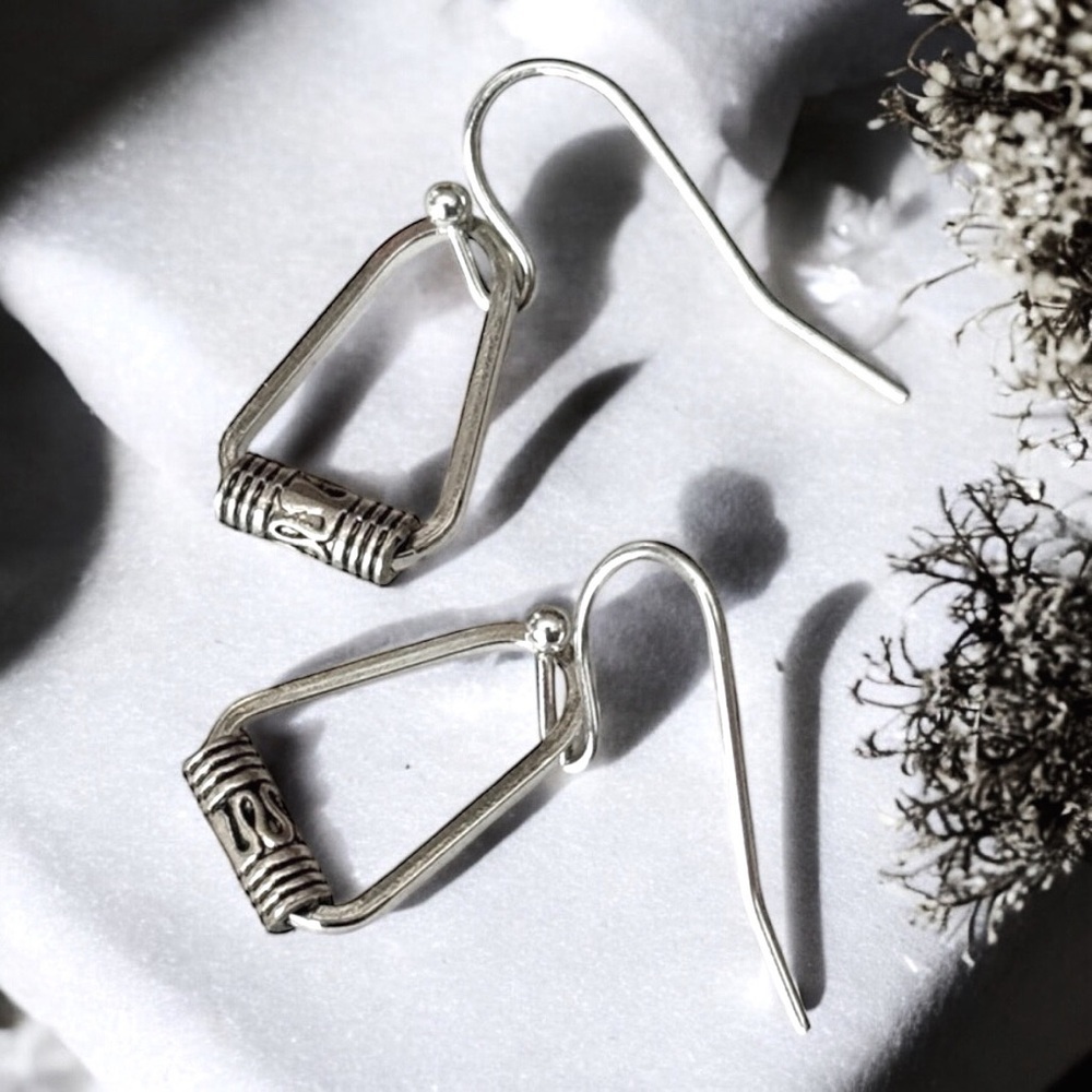 5 for $25💫Alternative Silver Dangles Earrings